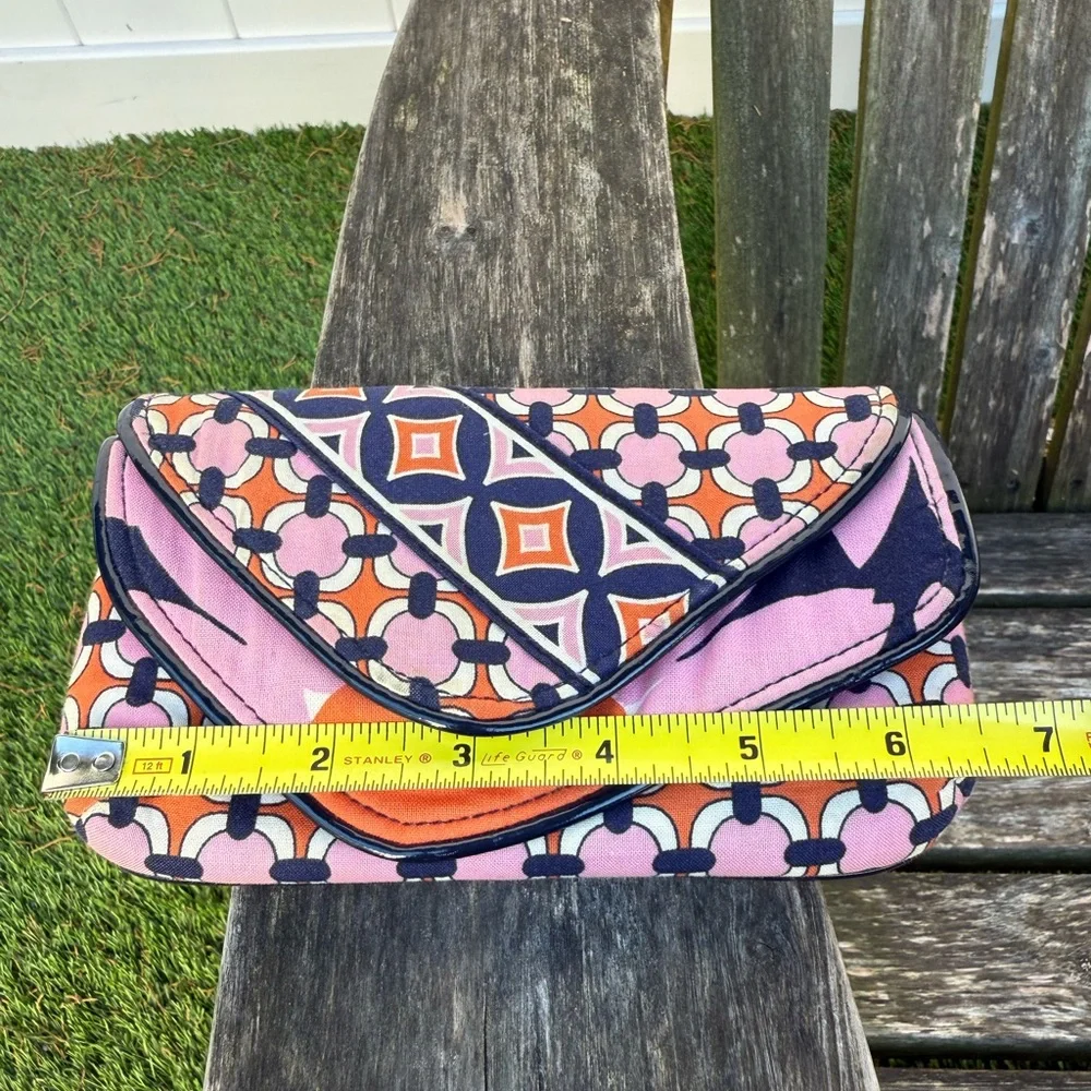 VERA BRADLEY Gerber Daisy Pink Navy Blue Quilted Wallet Wristlet Clutch Passport